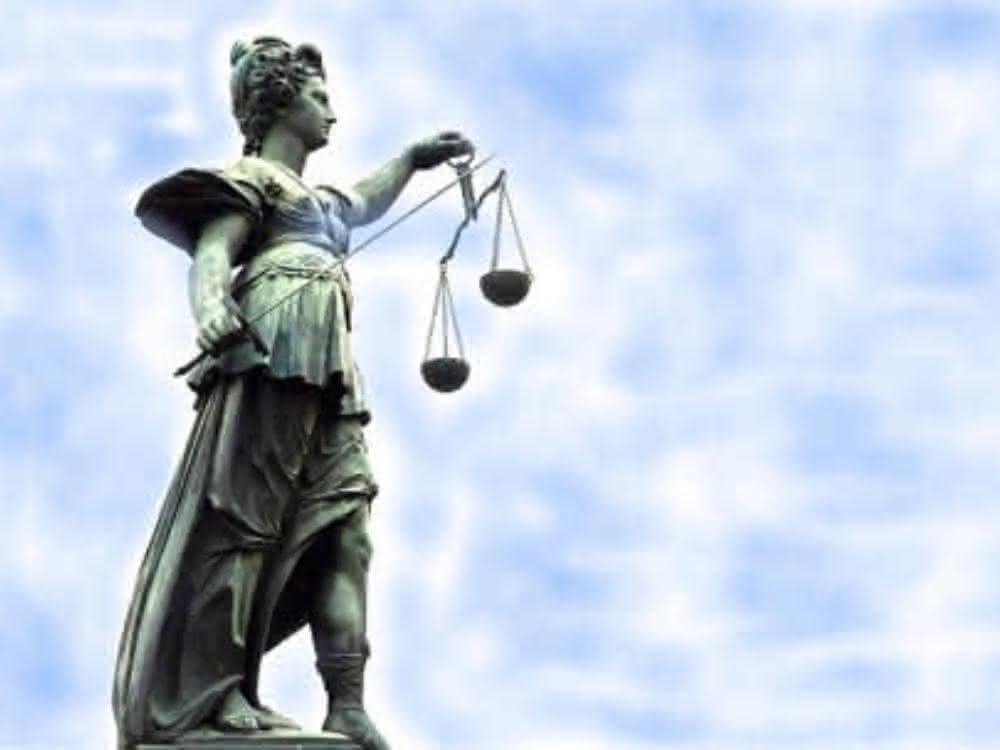 Rechtstipp + Finanzen: Rechtstipp: Weißanstrich darf nicht so schnell vergilben Rechtstipp