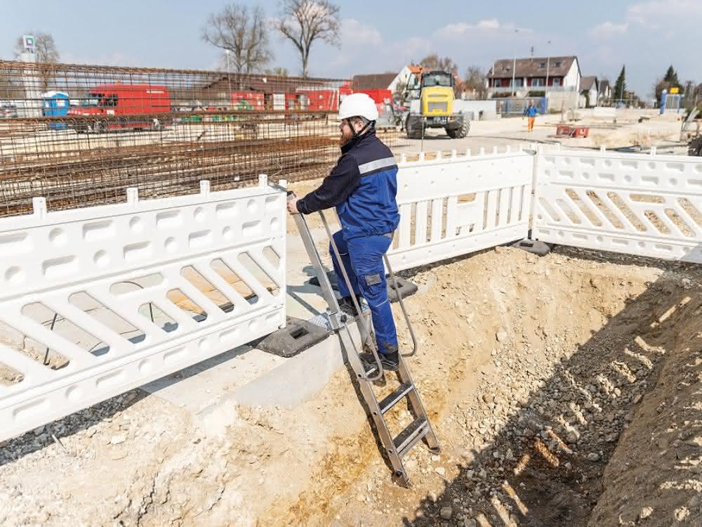Stufen-Baugrubenleiter