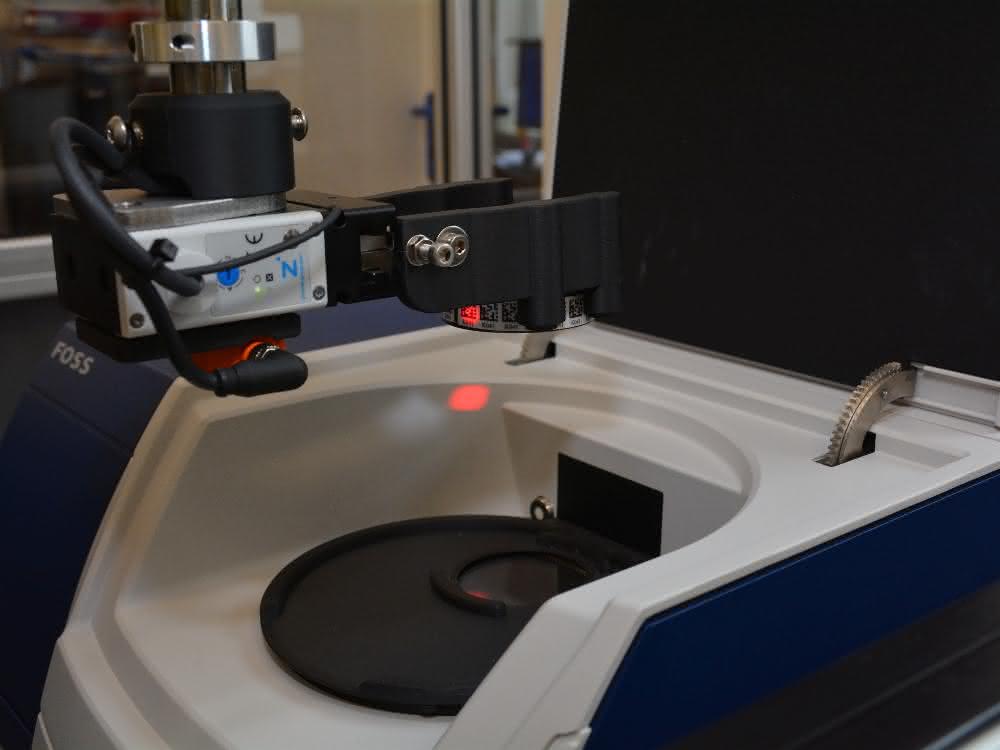 Probenmanagement in der Futtermittelanalytik: Robotik im Labor –  mehr als nur ein Hingucker
