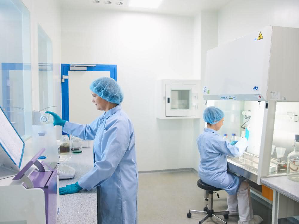 Digitalisierung im Auftragslabor managen: LIMS als zentraler Baustein Reinraum der CUP Laboratorien
