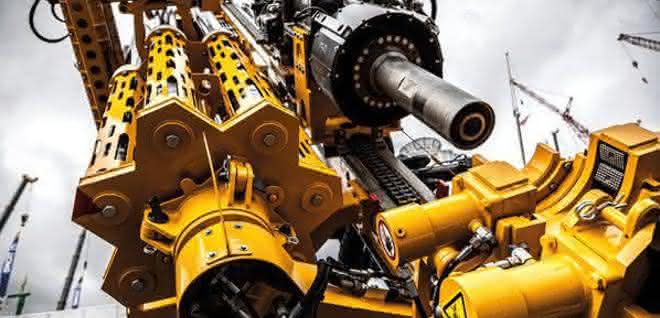 Bauer auf der Bauma: Bohren, Schlitzen, Rammen