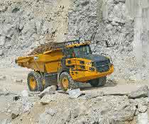 Baumaschinen + Werkzeuge: Erdbau-Spezialist jetzt auch schmal