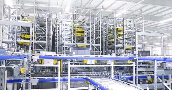 Projekt von SSI Schäfer: Erstes automatisiertes Pharma-Distributionszentrum im Nahen Osten