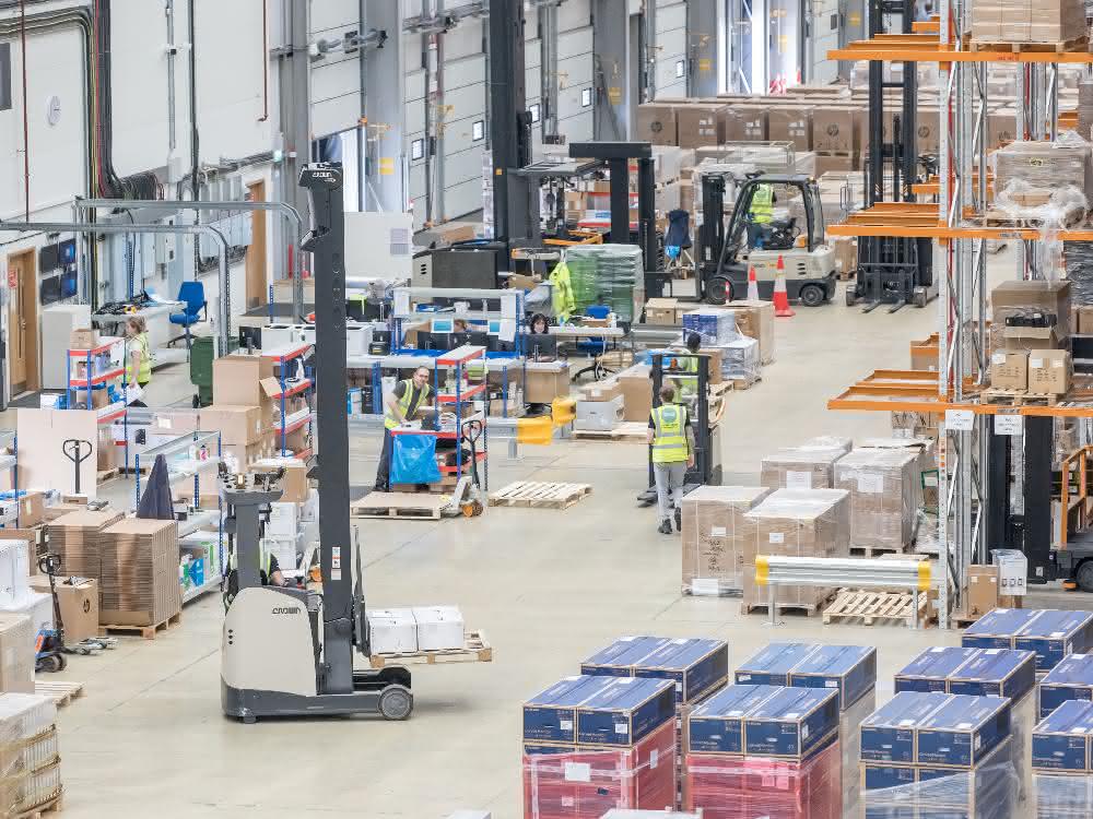Industrial trucks from Crown: More speed with a mixed fleet