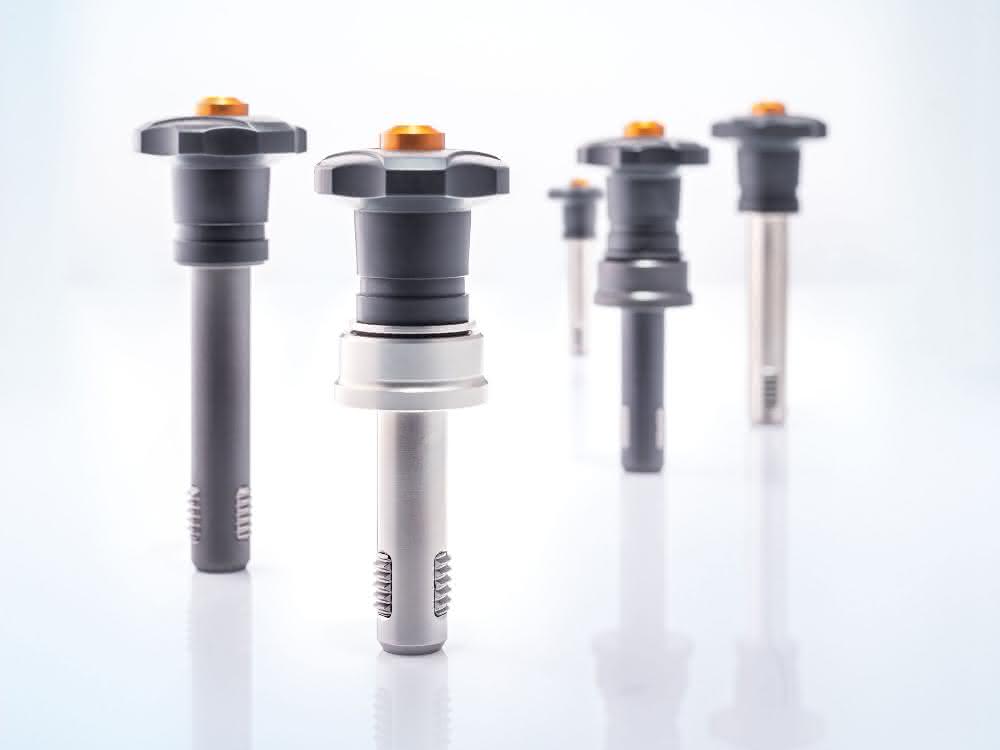 Thread locking bolt