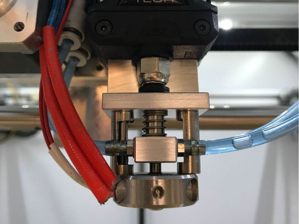 Shutter nozzle for 3D printers Shutter nozzle for 3D printers