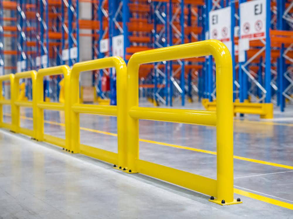 Safety barriers in the warehouse
