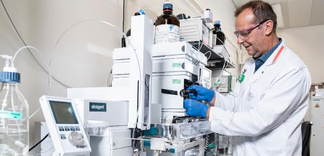 Arzneimittelentwicklung: Radiopharmazeutika für die Tumordiagnostik Dr. Martin Béhé im Labor