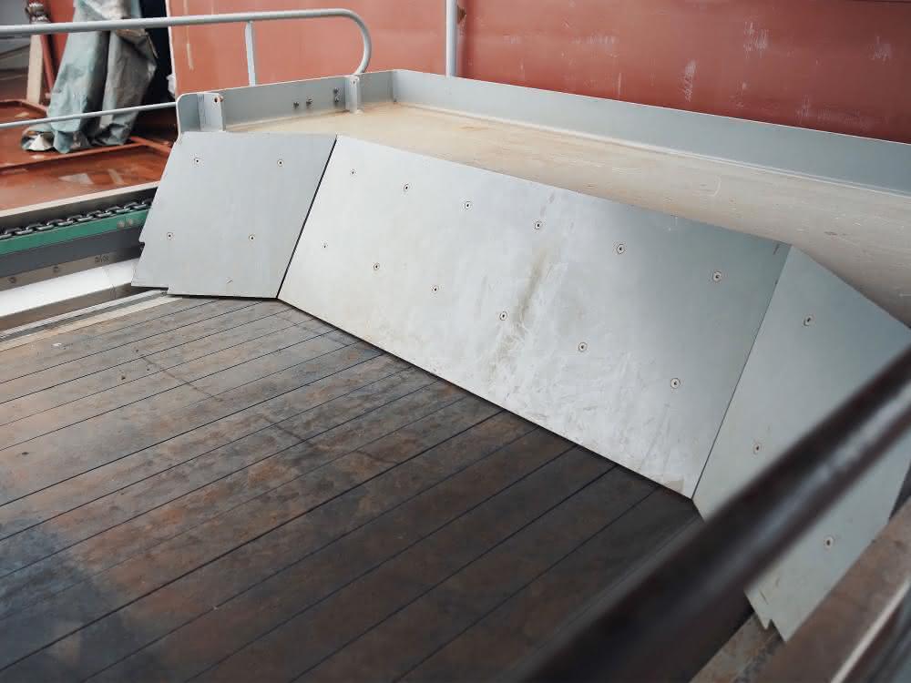 Scree clearing platform: Safe debris disposal at sea