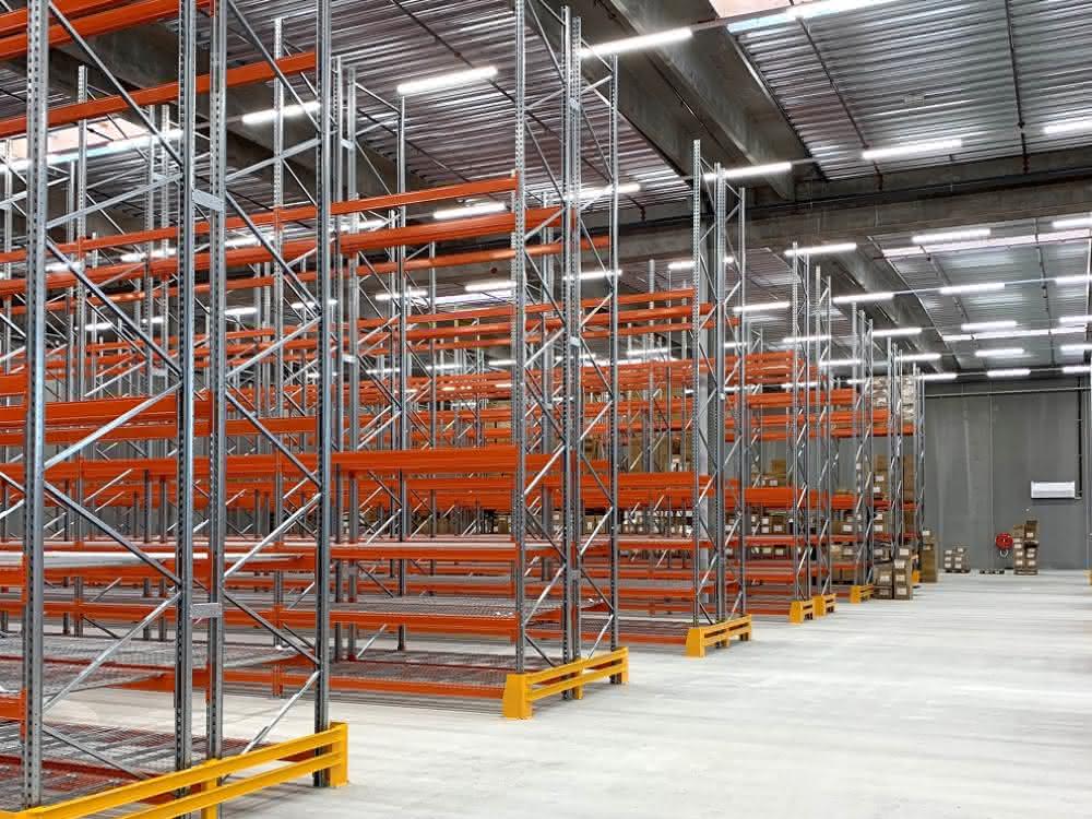 Lagerlösung: DK Company stattet Lager mithilfe von NC Nielsen und AR Racking aus