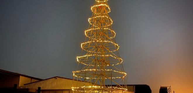 Alle Jahre wieder: Weihnachts-Gerüstbaum feiert 25-jähriges Jubiläum