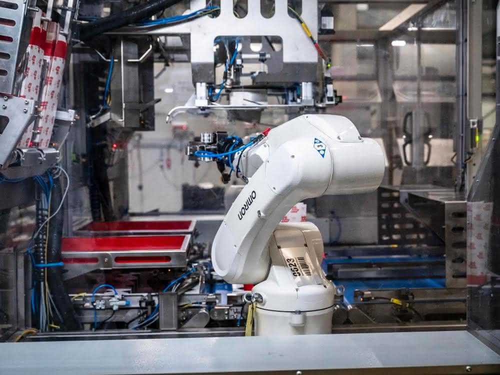Packaging solution with integrated control system: Vetipak relies on robotics from Omron