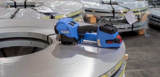 Energy from Li-Ion batteries: Steel strapping tools with battery operation OR-TR19