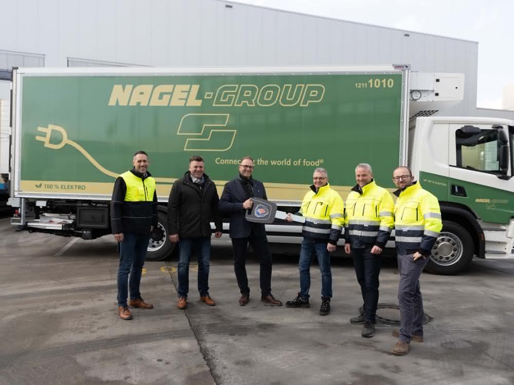 Handover of the first e-truck at Nagel-Group in Bochum
