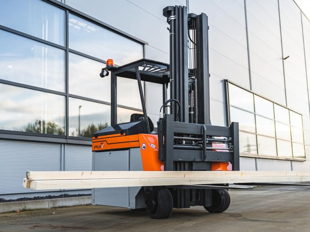 FluX 30 Electric multidirectional counterbalanced trucks