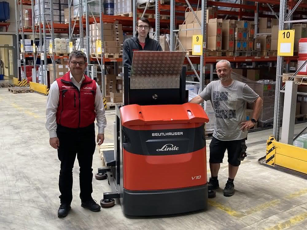 Vertical order picker: Zech adds to its forklift fleet