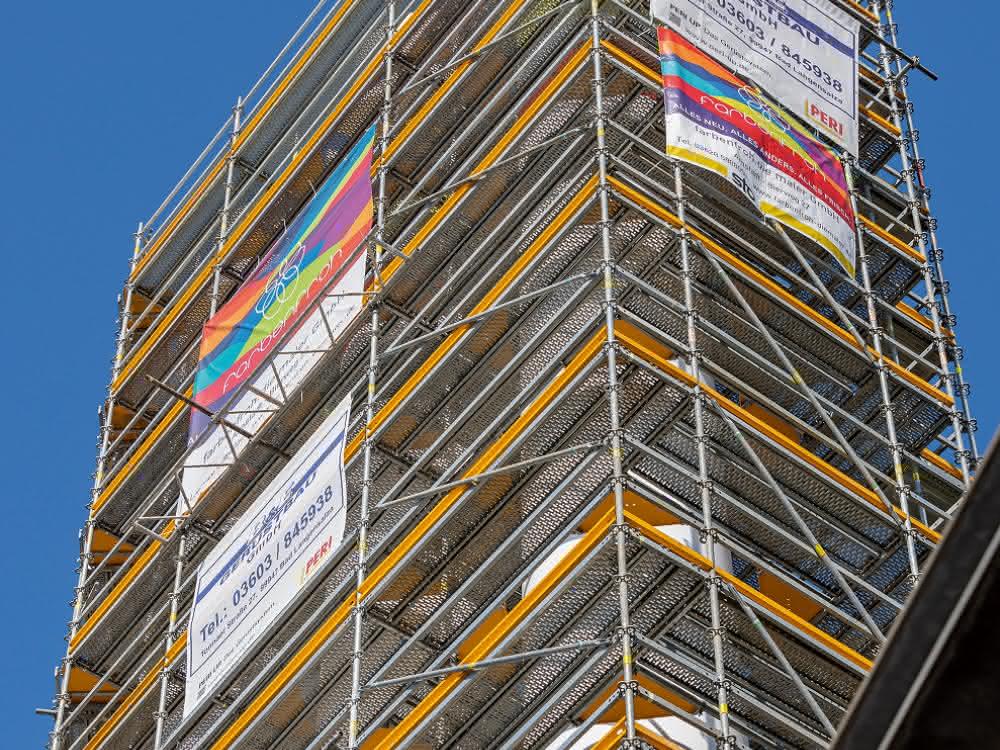 Schornsteineinrüstung: Beschleunigte Gerüstmontage