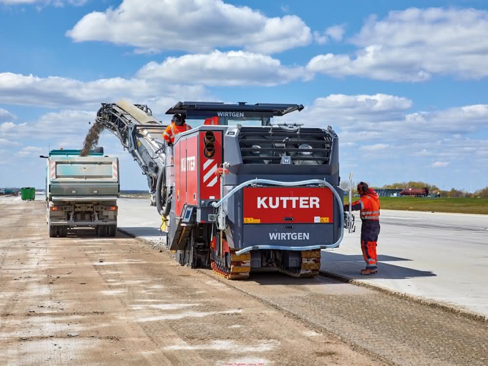 Großprojekt: Betonausbau mit Kaltfräsen am Flughafen Leipzig/Halle Großprojekt: Betonausbau mit Kaltfräsen am Flughafen Leipzig/Halle
