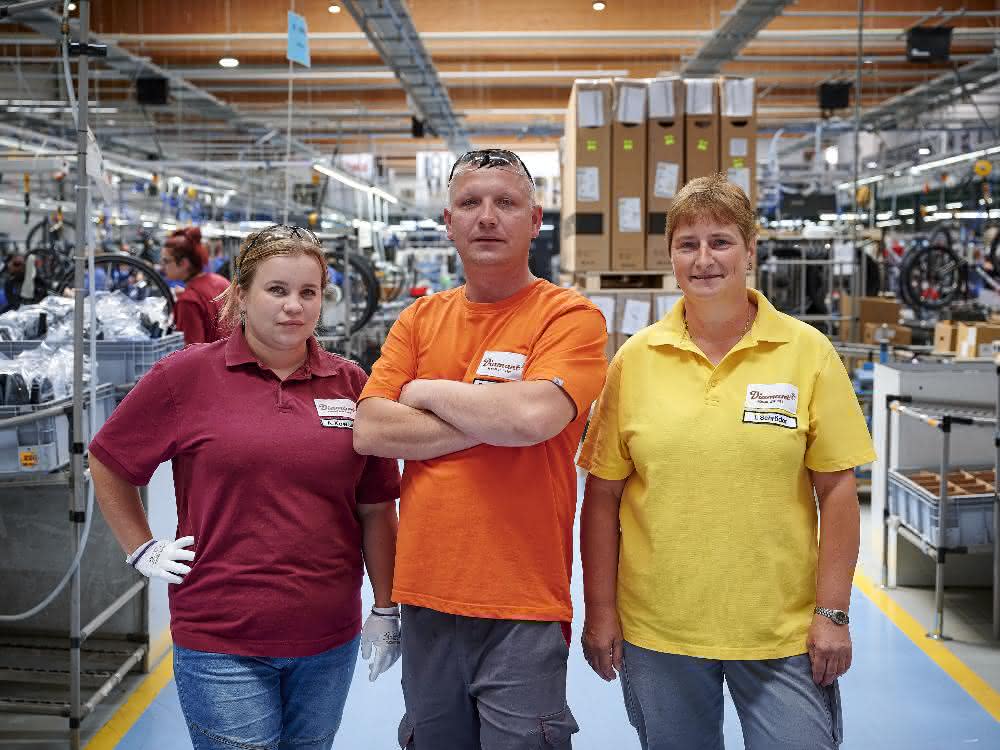 Work clothes: Employer branding in production