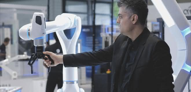 MAiRA cobot