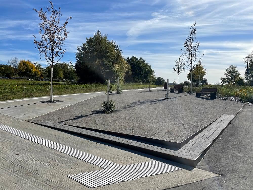 Loreley-Plateau: Taktile Leitelemente aus dem Betonsteinwerk Hermann Meudt