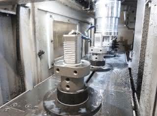 The pick-up station is loaded with 20 base holders and then runs unmanned for several hours.