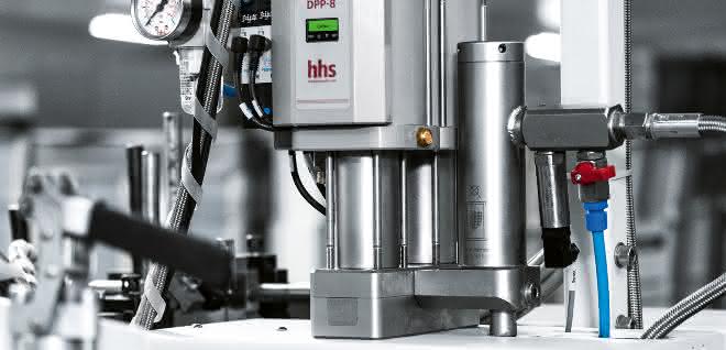 Double piston pump and proportional valve: High-precision gluing of folding boxes