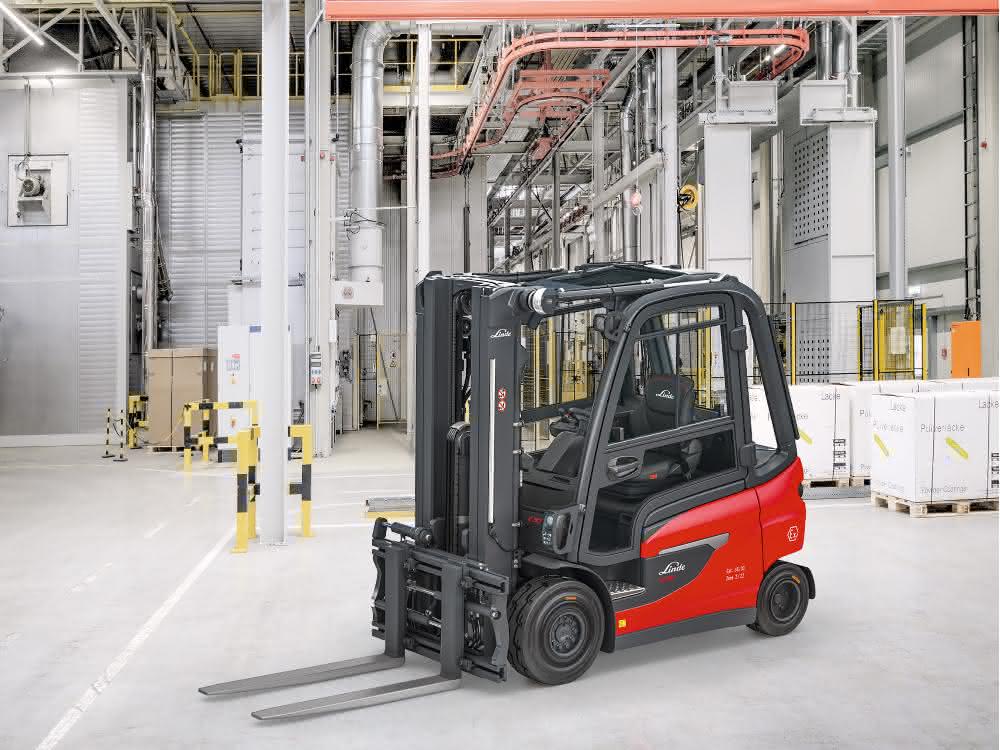Linde E25 to E35 EX electric forklift trucks
