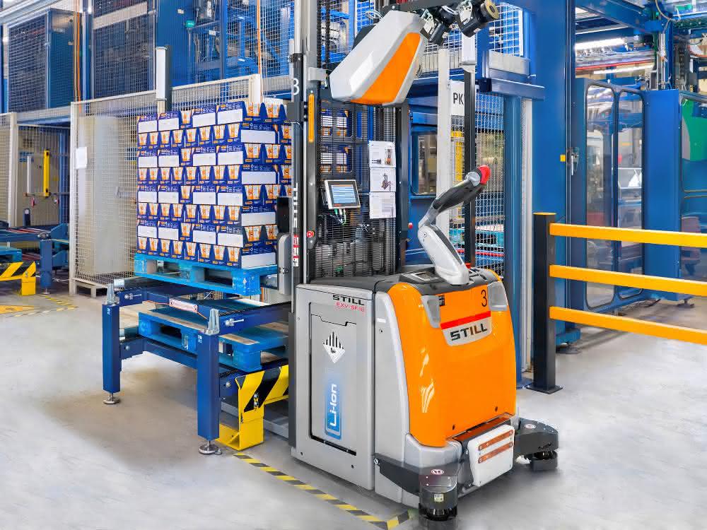 Automated Guided Vehicles: Smartes Bindeglied in der Supply Chain AGV versorgen die Produktionslinien