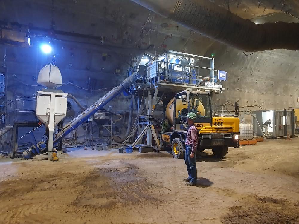 Montage des BHS-Doppelwellen-Chargenmischers