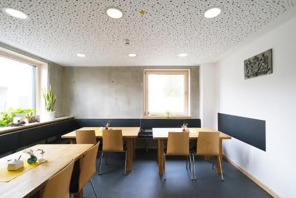 Feuchtigkeitsregulierender Liapor-Leichtbeton.