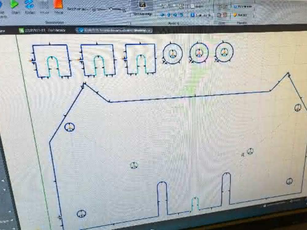 Precision mechanical engineering: Waterjet cutting in large format