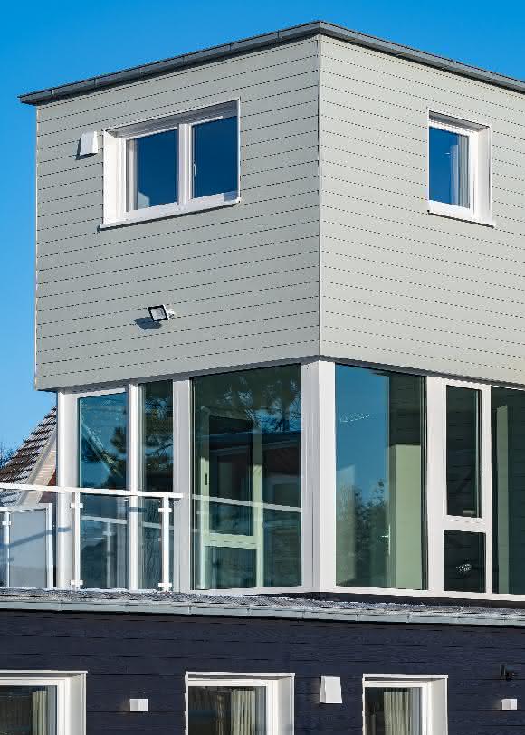 Hardie® Plank Fassadenplatten kombinieren durch ihre innovative Technologie und Zusammensetzung einen authentischen Holz-Look mit der Haltbarkeit von Faserzement. Anders als echtes Holz aber verwittern die Platten nicht, sind wartungsarm und langlebig.