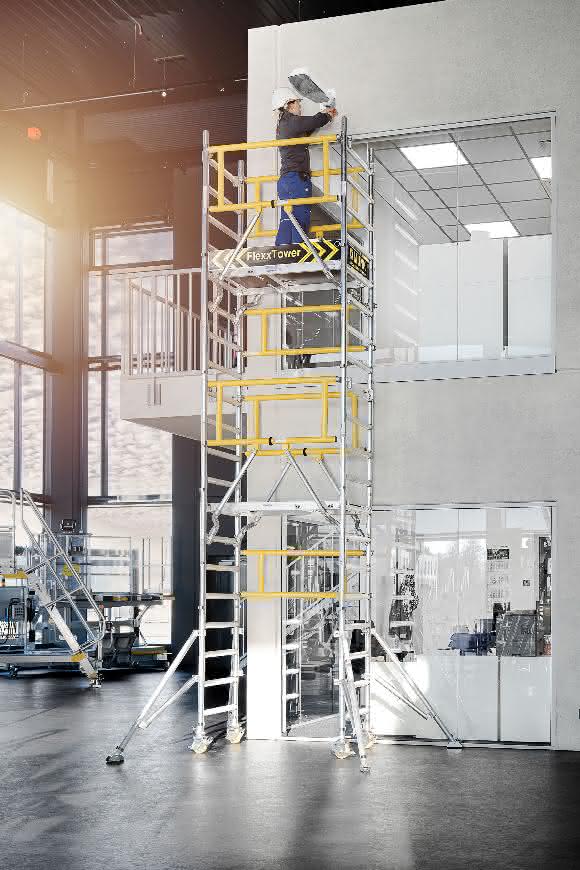 The FlexxTower single-person scaffolding from Munk Günzburger Steigtechnik in the Safety Guard version (SG) with advanced guardrail.