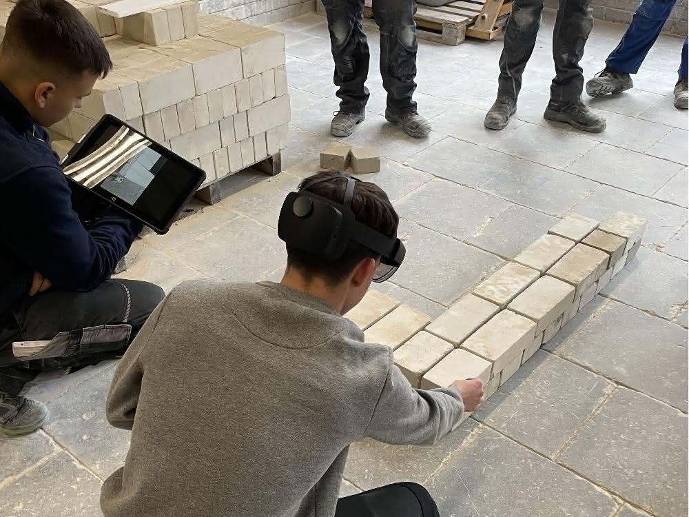 Augmented Reality im praktischen Einsatz der Lehrlingsausbildung.