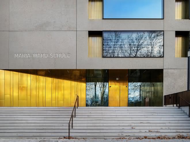 Hochmodernes Schulgebäude mit Arturo Beschichtungssystem