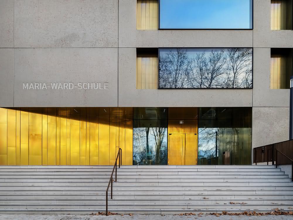 Hochmodernes Schulgebäude mit Arturo Beschichtungssystem