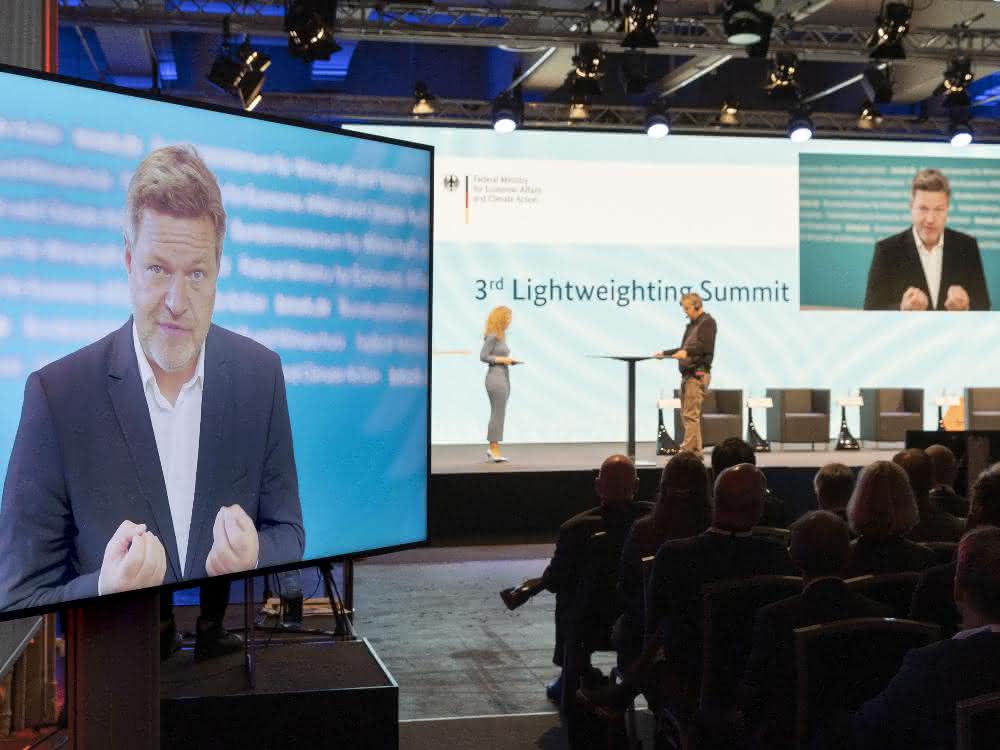 Interview with Michael Kellner: We need to move quickly towards a circular system in lightweight construction