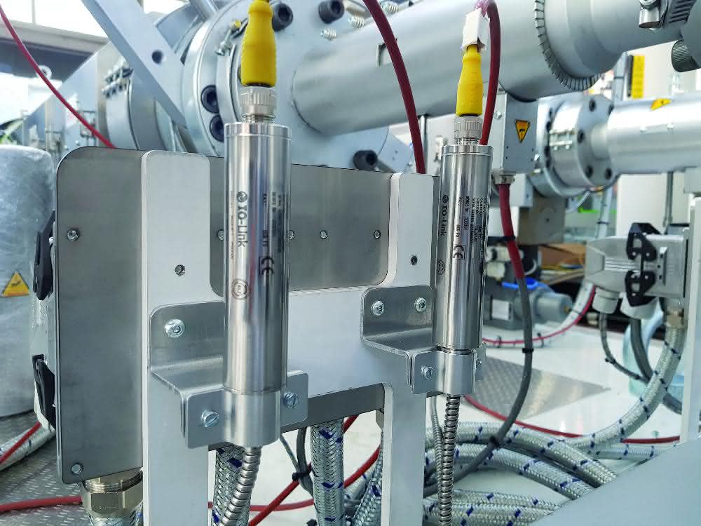 Sensors with IO-Link for extruders: The melting pressure always in view Sensors with IO-Link for extruders: The melting pressure always in view