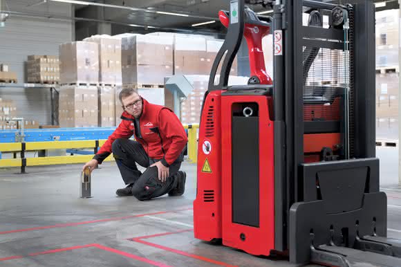 Warehouse modernization: Paper manufacturer with innovative production logistics