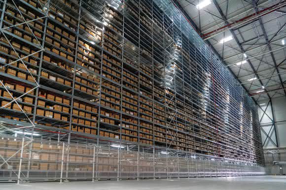 Warehouse expansion: Optimized automation concept for storage and retrieval machines