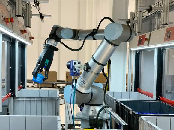 Software und Identsysteme: Roboter-Piece-Pickings für Online-Apotheke