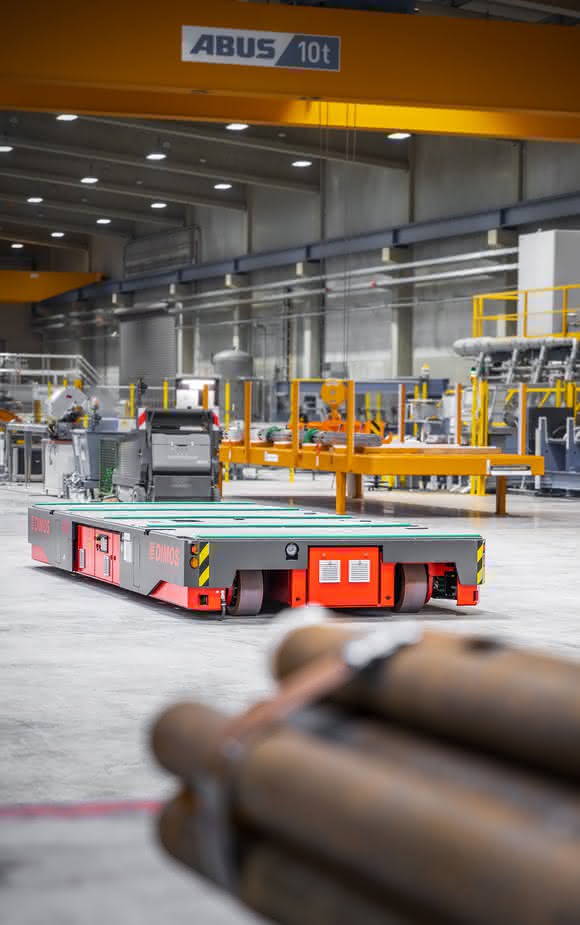 Industrial trucks: Bright steel transport with electric platform trucks
