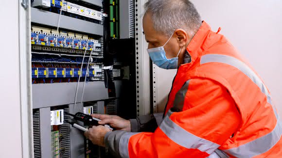 Modernization: Retrofit for the material flow - halved energy costs