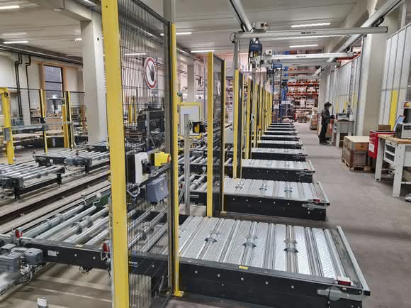 Hochregallager: Automatische Hochregallager mit AutoStore-System