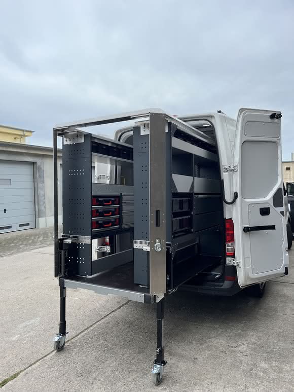 Baugewerbe Produkte des Jahres 2024:: PlugVan Werkstattmodul mit Würth Fahrzeugeinrichtung