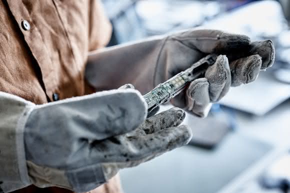Predictive maintenance via AI and more: Embedded AI for robots, cobots and AGVs