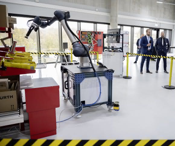 Festo und Würth kooperieren: KI-Roboterlösung für Logistikzentrum Festo und Würth kooperieren: KI-Roboterlösung für Logistikzentrum