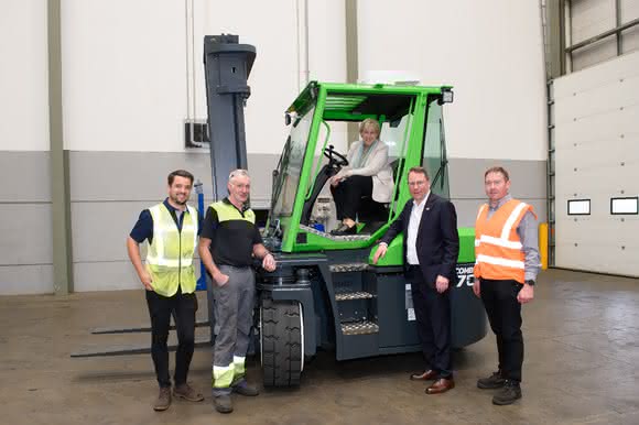 Forklift truck: Between anniversary and trade fairs