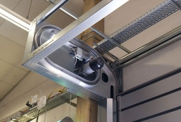 Schnelllauftore: Druckstabile Tore für Produktion und Logistik